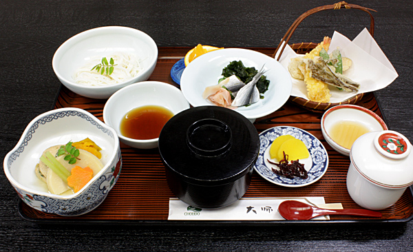 税込1,430円のお食事